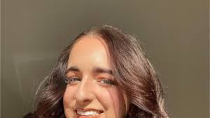 Caitlin Evans's Instagram, Twitter & Facebook