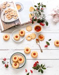 Biscuits Sables Fleur A La Confiture Recette Biscuits Sables Sable A La Confiture Biscuits