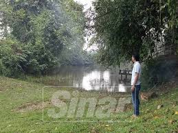 Perhiasan timbul dariapda kerinduan terhadap yang indah.bunga yang mekar di atas meja,kerusi yang bagus,semuanya seiring dengan kemajuan otak dan jiwa. Pmnk Warta Kolam Puteri Saadong