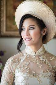 Mindy Hoang Matron Of Style X Sandy Le Makeup And Hair Modern Vietnamese Bride Wearing Gold Vietnamese Wedding Dress Red Bridal Dress Vietnamese Wedding