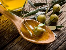 Everything You Need To Know About Buying The Best Organic Olive Oil Every Time Home Remedies For Hemorrhoids Hemorrhoids Brain Food