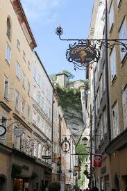 Weithin sichtbar thront die festung hohensalzburg über der stadt. Salzburg Sehenswurdigkeiten Top 10 Reisetipps Salzburg Reisen Reisetipps Italien Urlaub