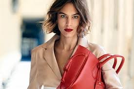 See full list on humanwindow.com Alexa Chung Shows Us That Brands And Influencers Need To Learn To Communicate