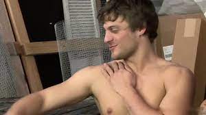 Brodie Sinclair Golpea A Andrew Blue - EPORNER