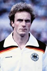 Along with discussing transfer window, rummenigge also insisted that die roten will not look to buy superstars, but focus on getting hungry young players that can satisfy the ethos of the club. Pin Auf Footballer
