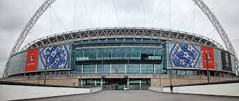 Wembley stadium je nogometni stadion u londonu (wembley, london borough of brent).stadion je drugi po broju sjedećih mjesta u europi, odmah iza camp noua u barceloni i prvi po veličini natkriveni stadion na svijetu. Wembley Stadion Ist Das Bekannteste Stadion In London