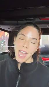 Vanessa Hook's Instagram, Twitter & Facebook