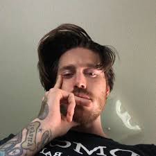 ilie (@iliethrumusic) • Facebook