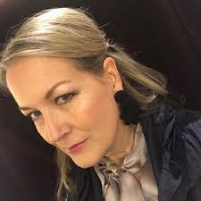 Annie Lundquist's Instagram, Twitter & Facebook