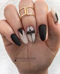 Opting for bright colours or intricate nail art isn't a must anymore. 40 Geometric Nail Art Ideas Cuded