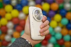 Samsung Galaxy K Zoom review: Half ...