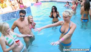 CFNM.net-Mixed Swimming 2