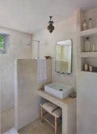 Le mot tadelakt provient du verbe dalaka qui veut dire masser, frotter, polir. 27 Tadelakt Bathroom Design Ideas Decoholic Bathroom Design Tadelakt Bathroom Concrete Bathroom