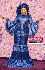 Though tiered and flowy, it creates a fitted silhouette. 430 Idees De Dentelle Et Pagne En 2021 Mode Africaine Robe Mode Africaine Mode Africaine Robe Longue