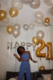 21 Bday Birthday Decoration Photoshoot White Gold 21st Bday Ideas Birthday Photoshoot 21st Birthday