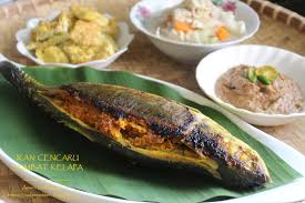 This time i used ikan cencaru or hardtail mackarel fish , but i. Amie S Little Kitchen Ikan Cencaru Sumbat Kelapa
