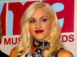 Солистка и сооснователь музыкальной группы no doubt (с 1986 года). Gwen Stefani Photos Then And Now No Doubt S Tragic Kingdom Was Released 20 Years Ago