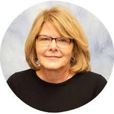 Lisa Maddy's Instagram, Twitter & Facebook