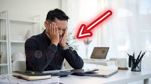 வேலையை ராஜினாமா செய்யத் தோணுதா? அவசரப்படாதீங்க.. உங்களுக்கு 'Burnout'  பிரச்சனையா இருக்காலம்!