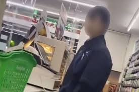 レジに立ちながら「漏らしました！」ファミリーマート女性店員の“おもらし”バイトテロ動画が大炎上！ ネットでの「人物特定」は時間の問題か |  ガールズちゃんねる - Girls Channel -