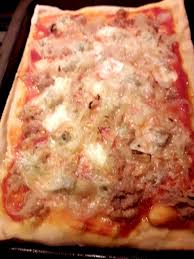 Pizza Con Tonno Gorgonzola E Cipolle Delizie In Pentola Ricetta Pizza Con Tonno Pizza Gorgonzola
