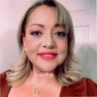 Sarah Hisle's Instagram, Twitter & Facebook