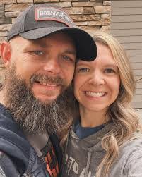 Amber Eddings's Instagram, Twitter & Facebook