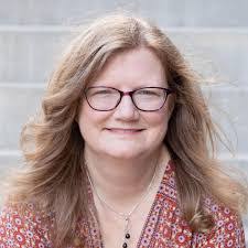 Vicki Rose's Instagram, Twitter & Facebook