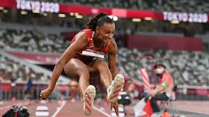 La jamaicana es la competidora que está más cerca de escoltar a la reina del salto triple en tokio 2020. Ea47kzrlkvqbmm