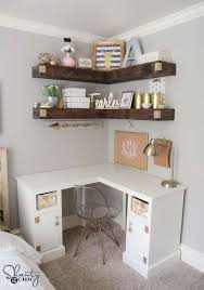 16 Idees Deco Et Gain De Place Avec Des Etageres Murales A Fixation Invisible Coin Bureau Blanc Idees Etageres Relooking De Chambre