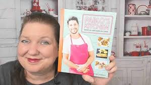 Pablos Kitchen: Secrets of Latin American Cuisine: Michaels, David:  9781742579757: Amazon.com: Books