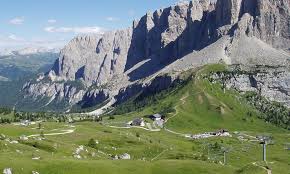 De gröden in südtirol ist überaus berühmt für seine kunstvollen schnitzereien. Wolkenstein In Groden Italien Tourismus In Wolkenstein In Groden