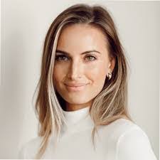 Kelly Ede's Instagram, Twitter & Facebook