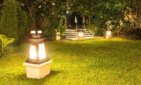 Gartenbeleuchtung Die Besten Tipps Und Ideen Das Dekorative Solarleuchten Kreative Solar In 2020 Landscape Lighting Design Solar Lights Garden Landscape Lighting