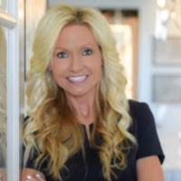 Ann Boylan's Instagram, Twitter & Facebook