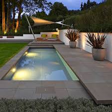 Vorher Nachher 5 Unglaubliche Gartenverwandlungen Homify Kleine Hinterhof Pools Gartenpools Schwimmbader Hinterhof