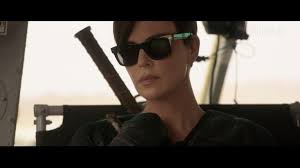 Por Charlize Theron yo aprendo karate, taekwondo, jiu jitsu y hasta  Calipso.