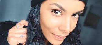 La chanteuse a pris la pose avec une nouvelle coupe de cheveux. Shy M Devoile Sa Nouvelle Coupe De Cheveux Seins Nus Sur Instagram Mce Tv
