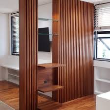 Penggunaan tirai sebagai penyekat ruangan dapat membantu kamu untuk menciptakan suatu tidak perlu khawatir, material kayu juga bisa menjadi alternatif yang cukup mudah untuk diperoleh dan salah satu contohnya adalah penyekat lipat. Jual Penyekat Ruangan Dari Kayu Murah Harga Terbaru 2021