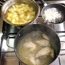 ｆａｔｍｅｅ ｋｉｔｃｈｅｎ on instagram مرقة دجاج مع بطاطا بالكزبره والثوم والليمون بكرا باذن الله اسعار نااااا recipes food arabic food