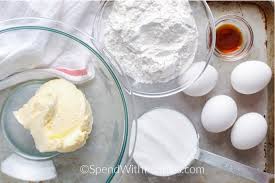Just grease a mug then add flour, baking powder, sugar, cinnamon, and a pinch of water. Classic Pound Cake Recipe Moist Delicious Spend With Pennies