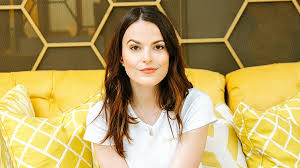 Alex williamson is a third year surgical senior house officer. On The Road To Brandweek Bumble S Alexandra Williamson Discusses Their Shift To Social And Targeting Gen Z