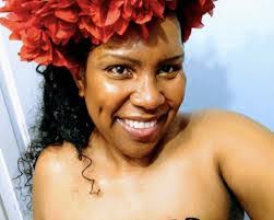 Jennifer Dingle's Instagram, Twitter & Facebook