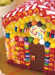 La Maison De Hansel Et Gretel Ricardo Recipe House Cake Gingerbread House Candy House