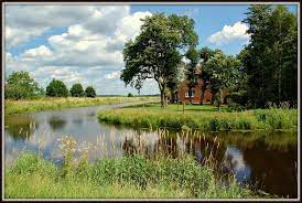 Downloade dieses freie bild zum thema ostfriesland landschaft himmel aus pixabays umfangreicher sammlung an public domain bildern und videos. Deutschland Niedersachsen Ostfriesland Landkreis Aurich Landschaft Bei Mittegrossefehn Country Roads Outdoor Farmland