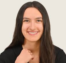 🌿 Warm welcome to Registered Midwife Eden Rojas! Eden joined our team in  November of last year. 🌿 I graduated from the McMaster University  Midwifery Education Program in the spring of 2023.