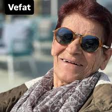 Cunda Ada Restorant aşçısı Zeynep Arslan vefat etmiştir. cenazesi saat  15.00 Ada Restoranttan alınıp Şehitler camiine getirilip ikindi namazına  mütakiben Ayvalık kabristanlıgina defnedilecektir eş dost ve akrabalarına  duyurulur. Kaynak Günerken Ayvalık