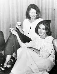 Gina patrichi, victor rebengiuc, george constantin. Special 8 Martie Leopoldina Balanuta Gina Patrichi Si Irina Petrescu Despre Femei Feminitate Familie Si Actorie