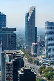 Encontrarás departamentos de 2 y 3 recámaras desde 61 m2 hasta 128 m2, mientras que algunos penthouses cuentan con roof garden. Gallery Of Torre Reforma Lbr A 19