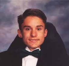 Lara Bartol's Instagram, Twitter & Facebook